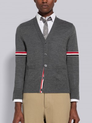 Thom Browne Fine Merino Stripe Relaxed V-Neck Men Cardigan Grey | IDI76P45160