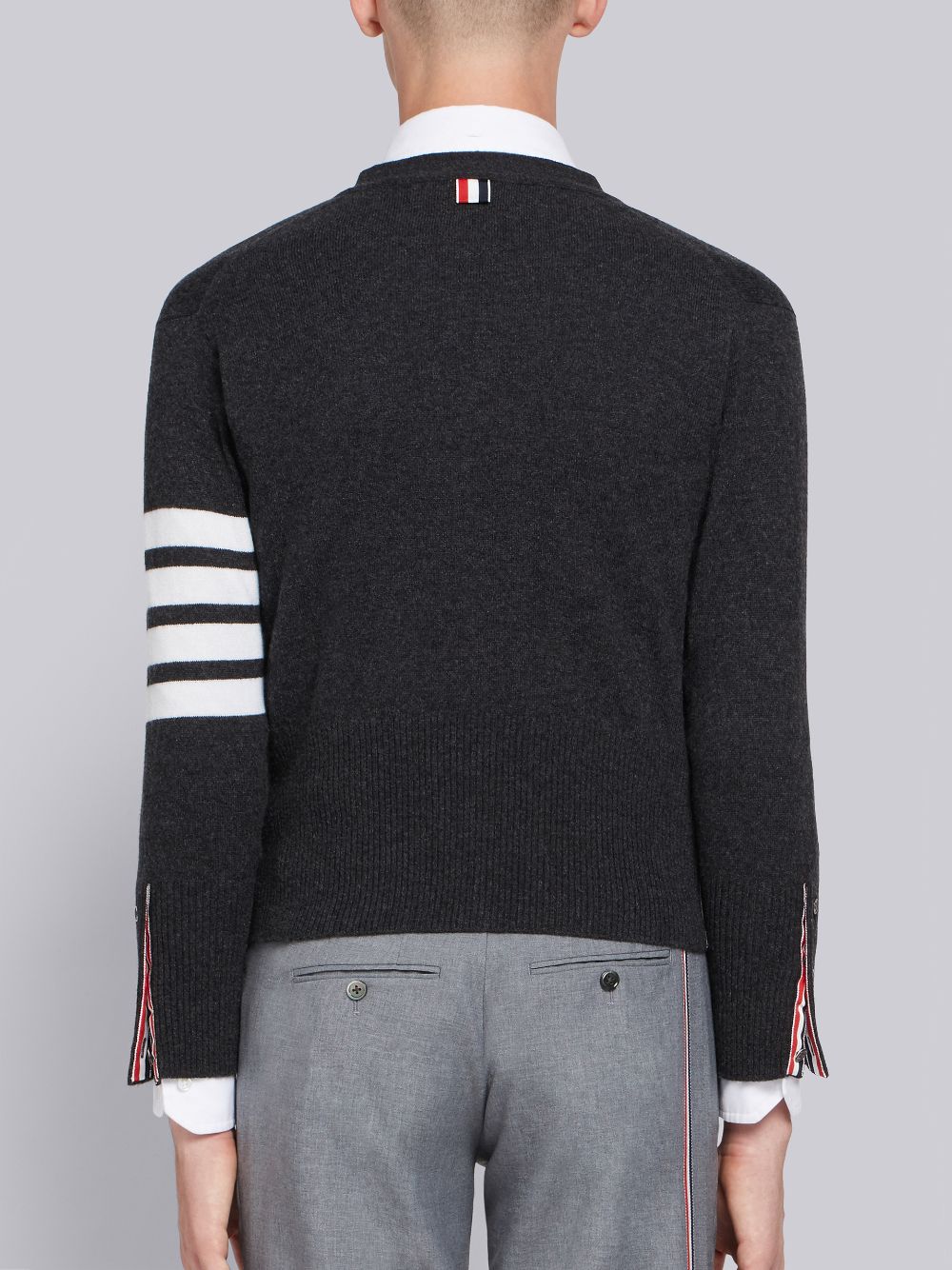 Thom Browne Dark Cashmere 4-Bar Short V-Neck Men Cardigan Grey | HPW91U30924