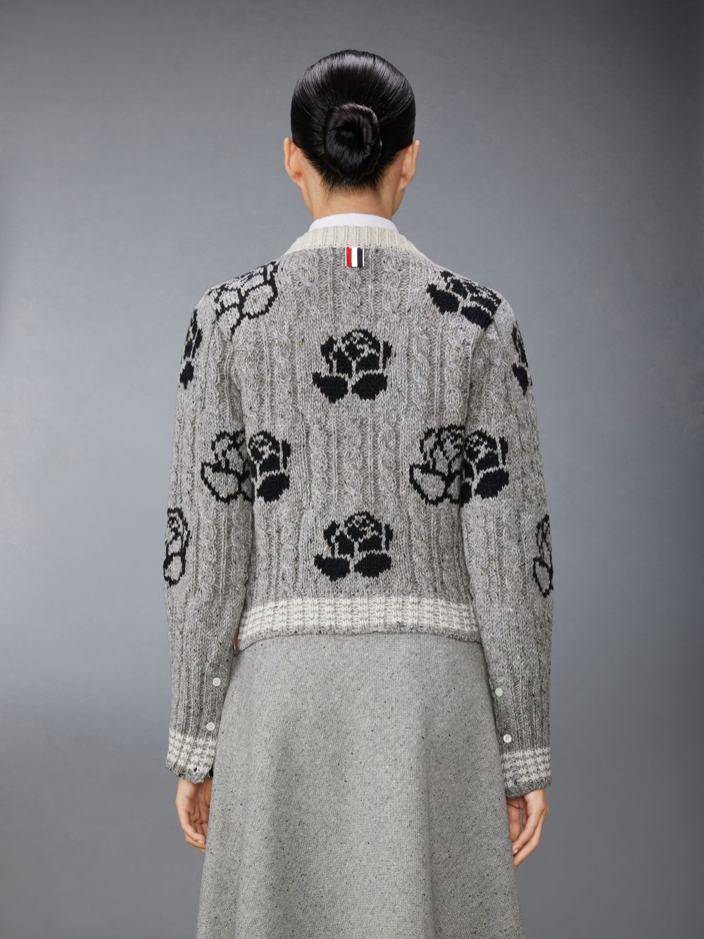 Thom Browne Donegal Cable Check and Rose Cropped Crew Neck Women Cardigan Grey | JPA68E69576