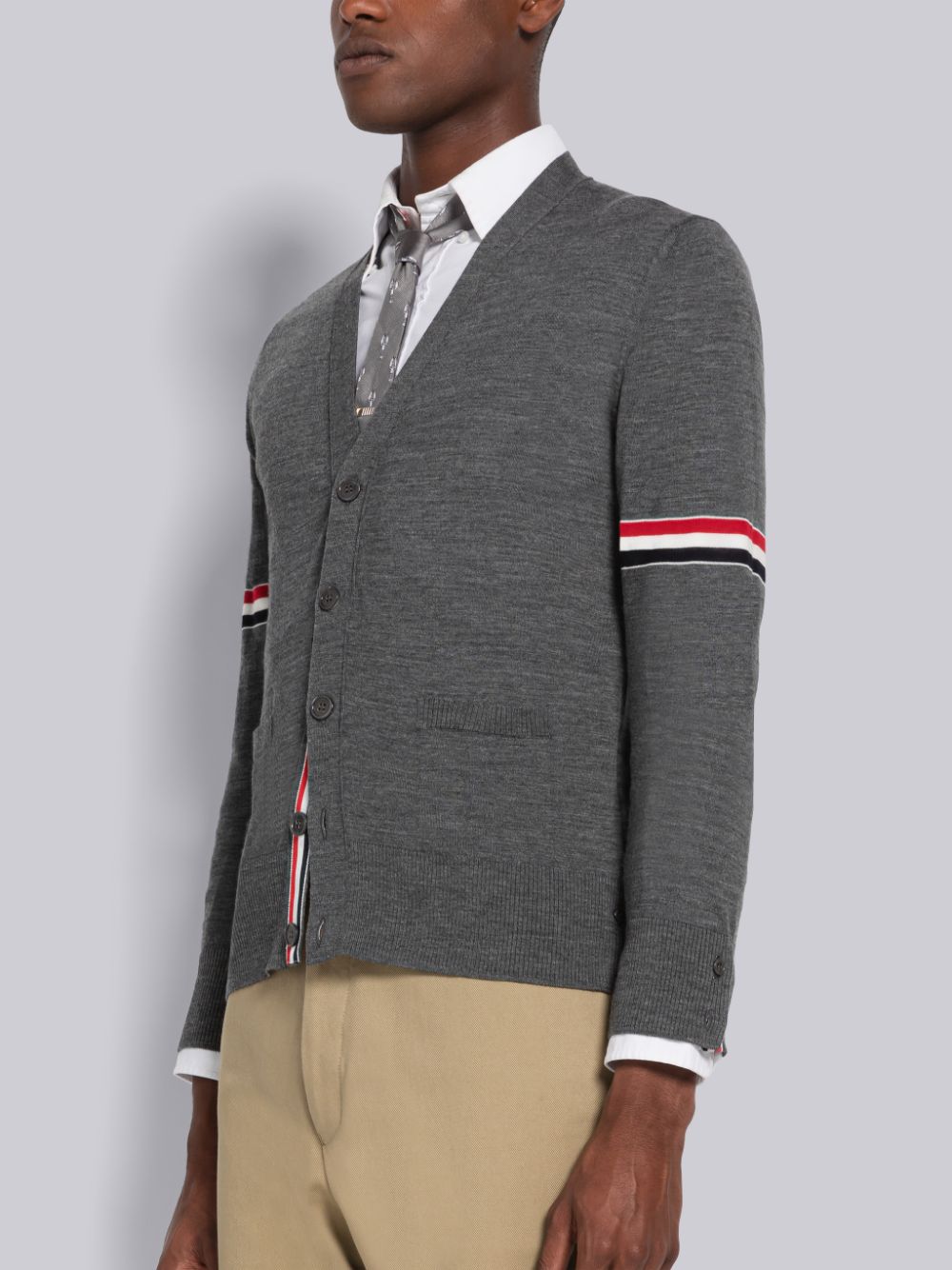 Thom Browne Fine Merino Stripe Relaxed V-Neck Men Cardigan Grey | IDI76P45160