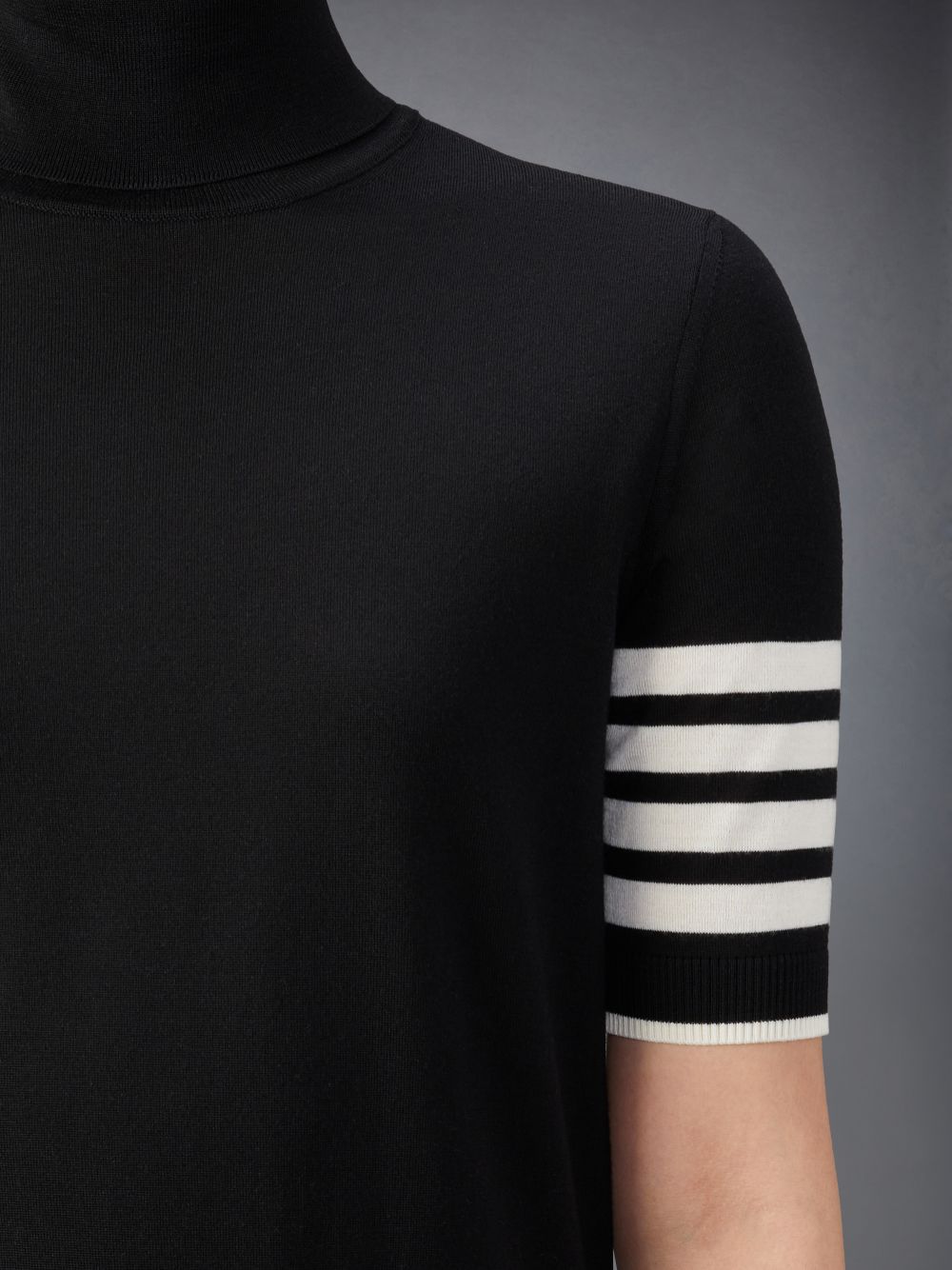 Thom Browne Fine Merino Wool 4-Bar Relaxed Fit Turtleneck Women T Shirts Black | YCC08I19777