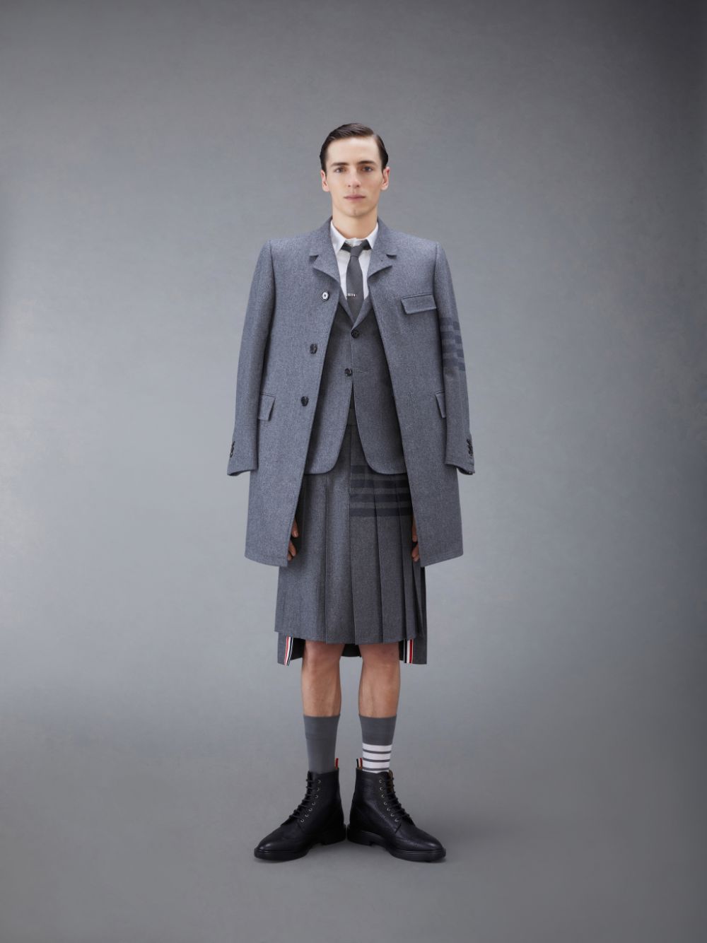 Thom Browne Flannel 4-Bar Classic Chesterfield Men Coats Grey | KEC07W23316