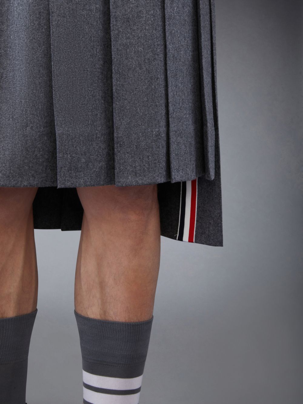 Thom Browne Flannel 4-Bar Knee Length Classic Pleated Men Skirts Grey | HLM70D40197