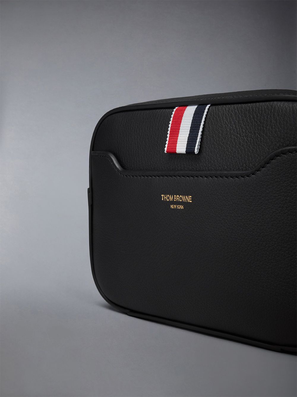 Thom Browne Horizontal Camera in Smooth Calf Men Tool Bags Black | NSA18P73218