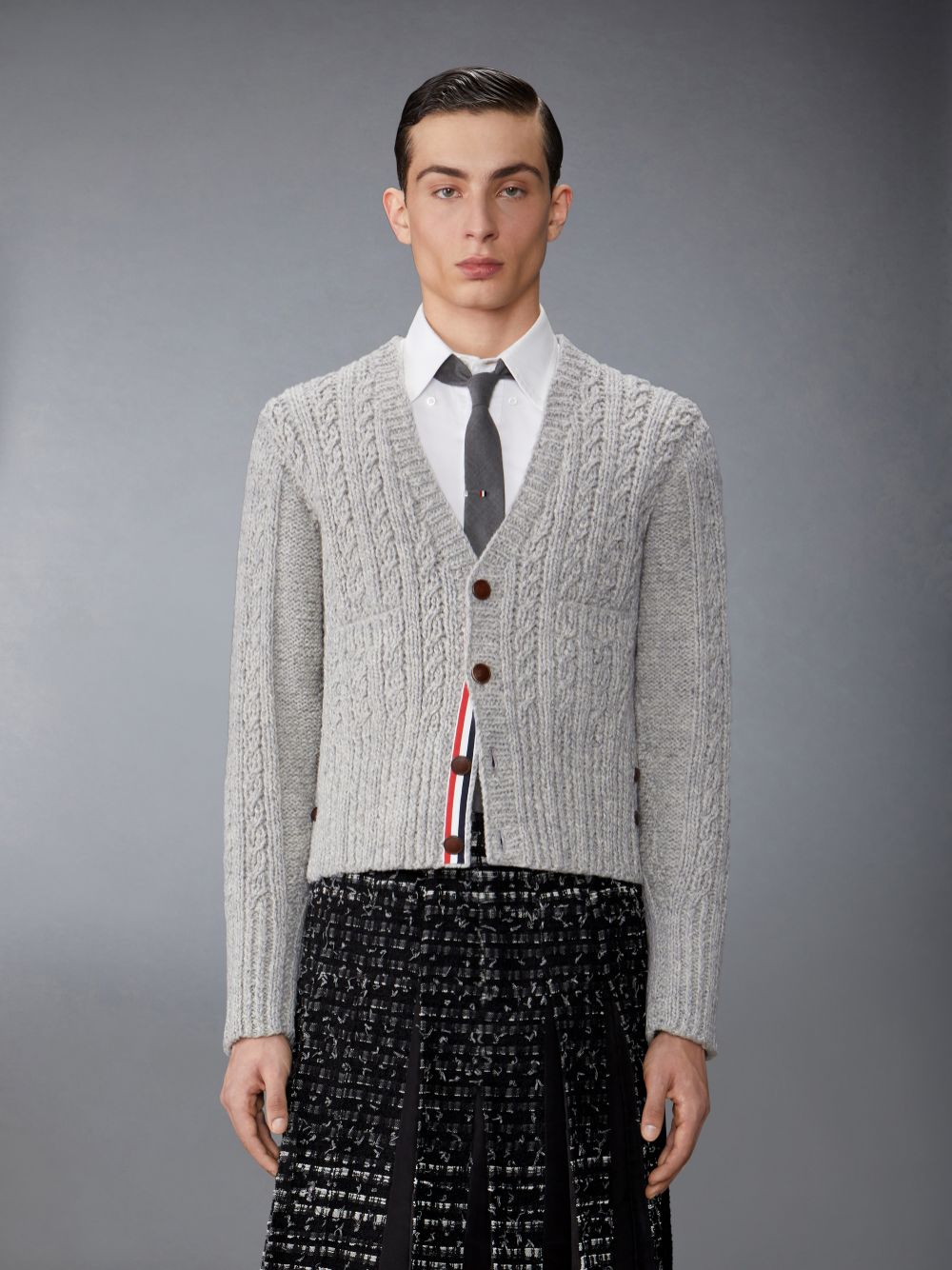 Thom Browne Irish Wool Handknit Cable Stitch Classic Men Cardigan Grey | BMM45J94133