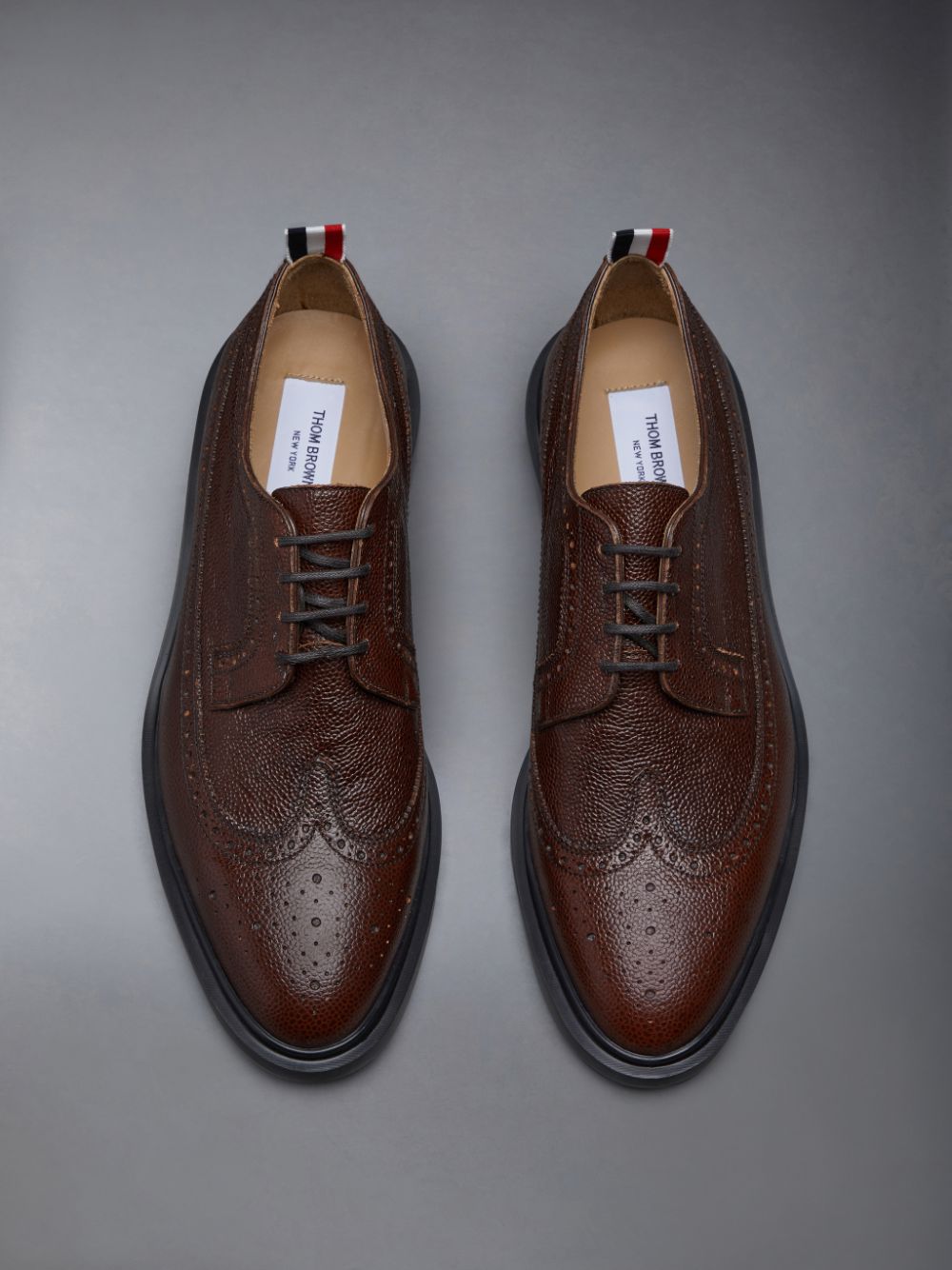 Thom Browne LONGWING W/ LIGHTWEIGHT RUBBER SOLE IN PEBBLE GRAIN LEATHER Men Brogue Shoes Brown | RIY61D52745