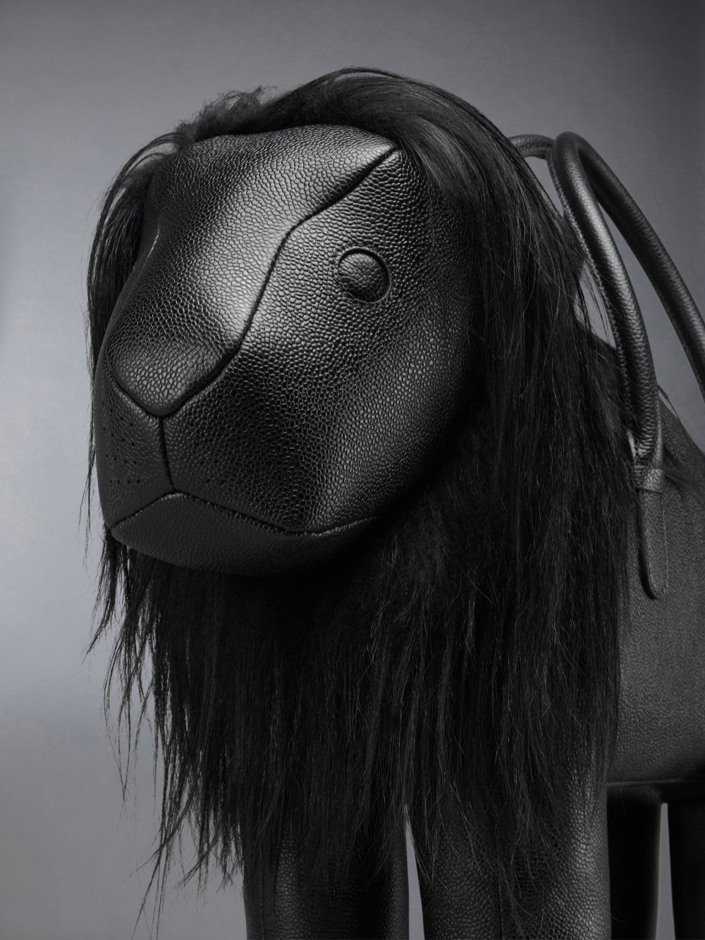 Thom Browne Lion in Pebble Grain Women Tote Bags Black | KOY44I46007