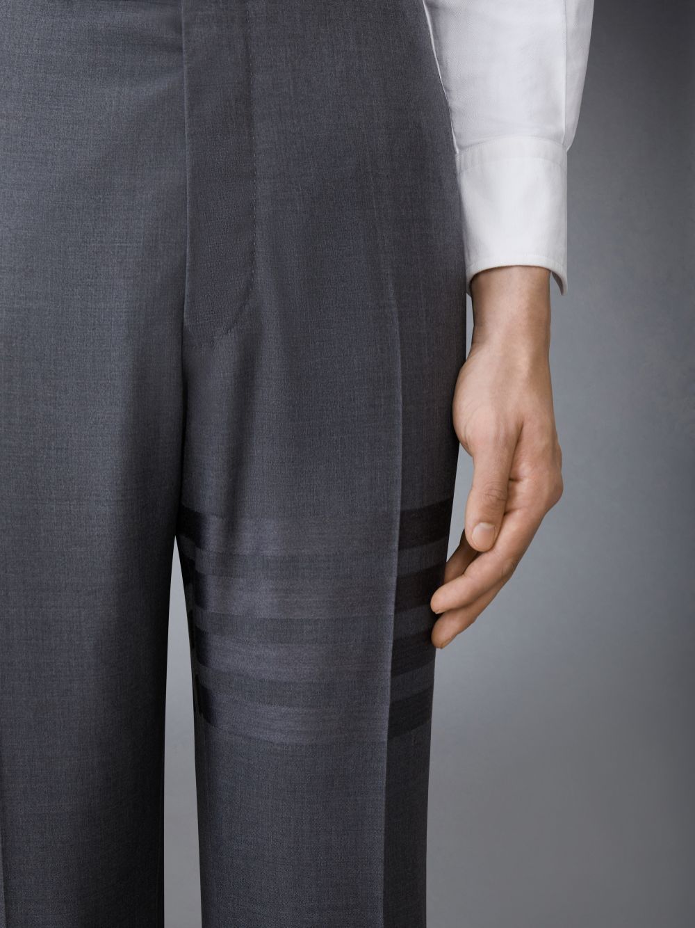 Thom Browne PLAIN WEAVE SUITING 4-BAR CLASSIC BACKSTRAP Men Pants Grey | ONB45G49308