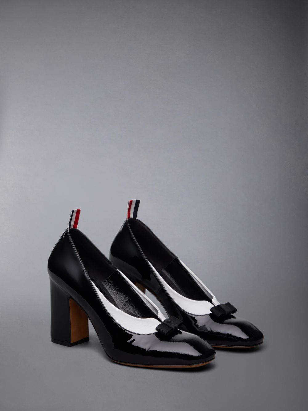 Thom Browne Patent Vitellino Gooddyear Leather Sole Bow and Collar Court Women Heels Shoes Black | DHD78H01520