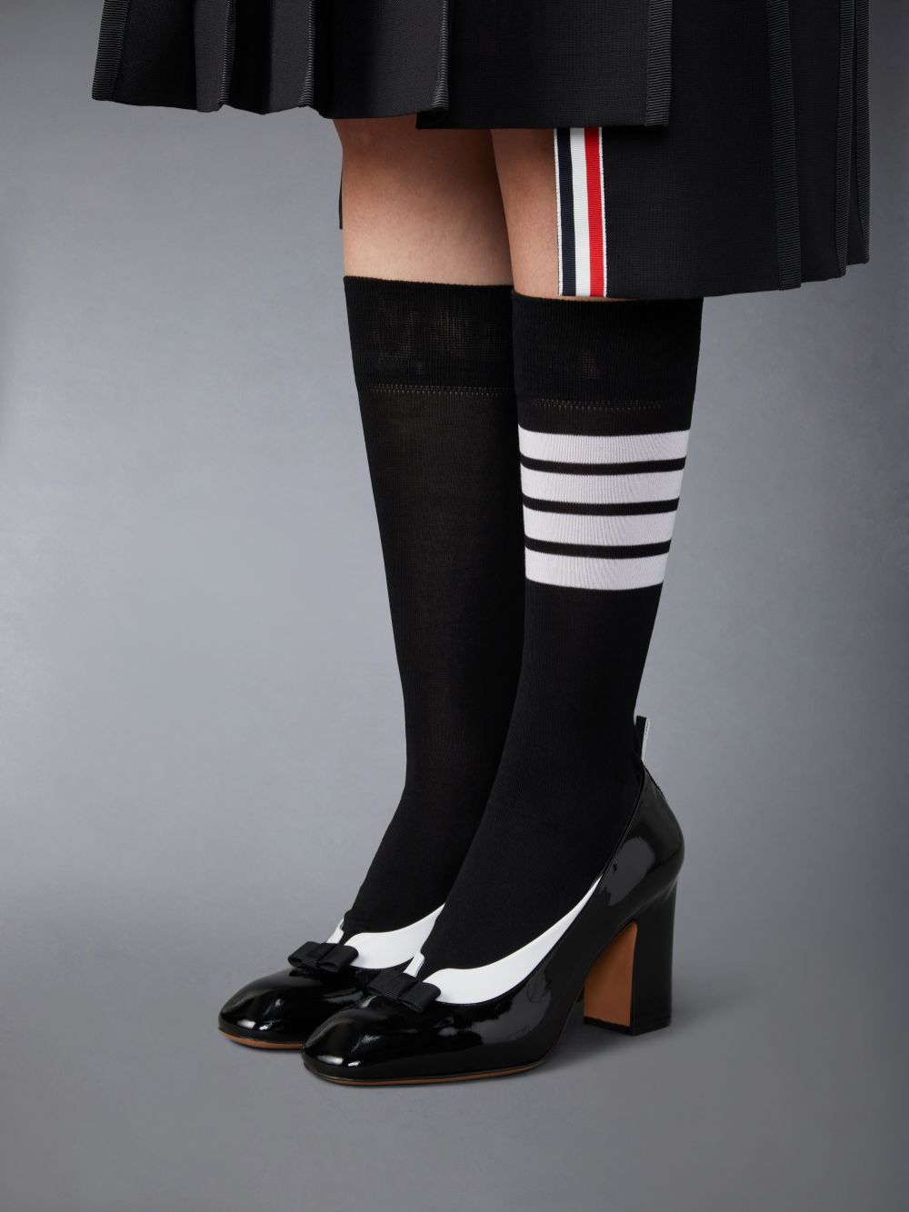 Thom Browne Patent Vitellino Gooddyear Leather Sole Bow and Collar Court Women Heels Shoes Black | DHD78H01520