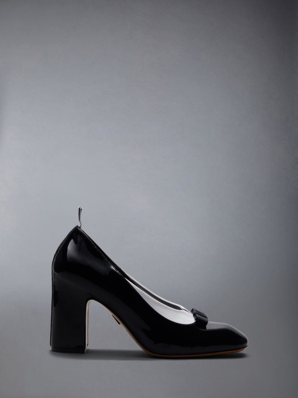 Thom Browne Patent Vitellino Gooddyear Leather Sole Bow and Collar Court Women Heels Shoes Black | DHD78H01520