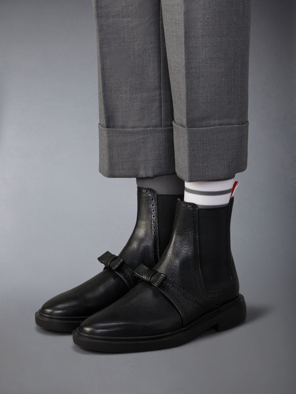 Thom Browne Pebble Grain Lightweight Rubber Sole Brogued Bow Chelsea Women Boots Black | LPT07I74106