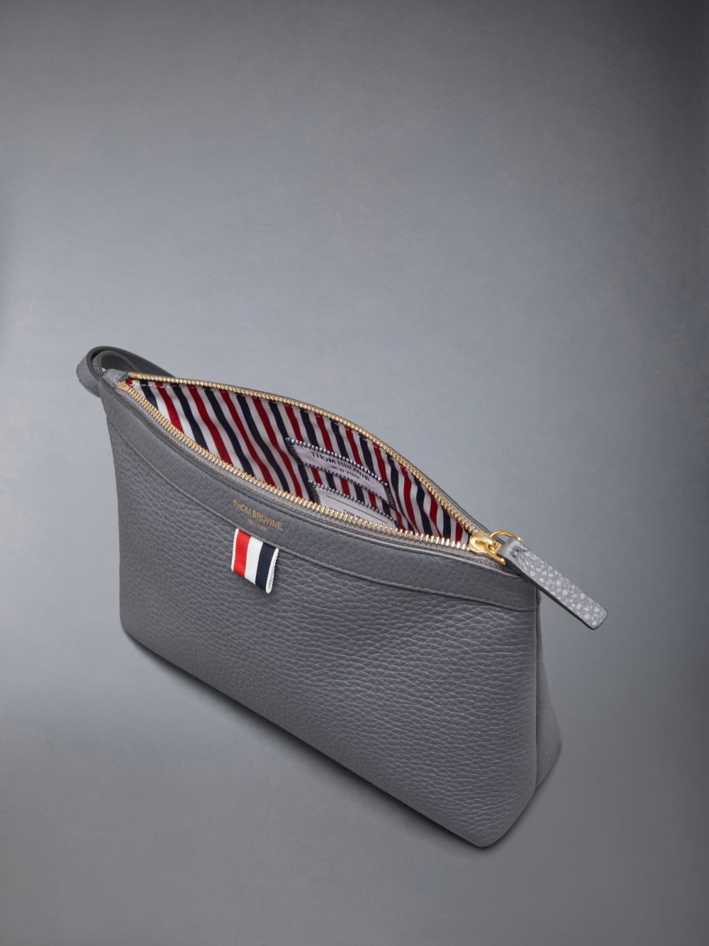 Thom Browne Pebble Grain Toiletry Case Women Clutch Bags Grey | AER21Y66194