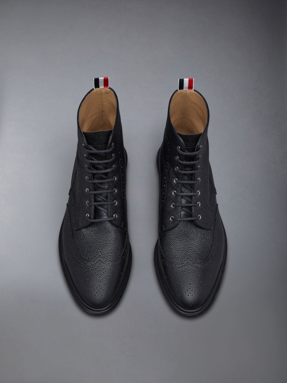 Thom Browne Pebble Grain Wingtip Men Boots Black | MSR96X46030