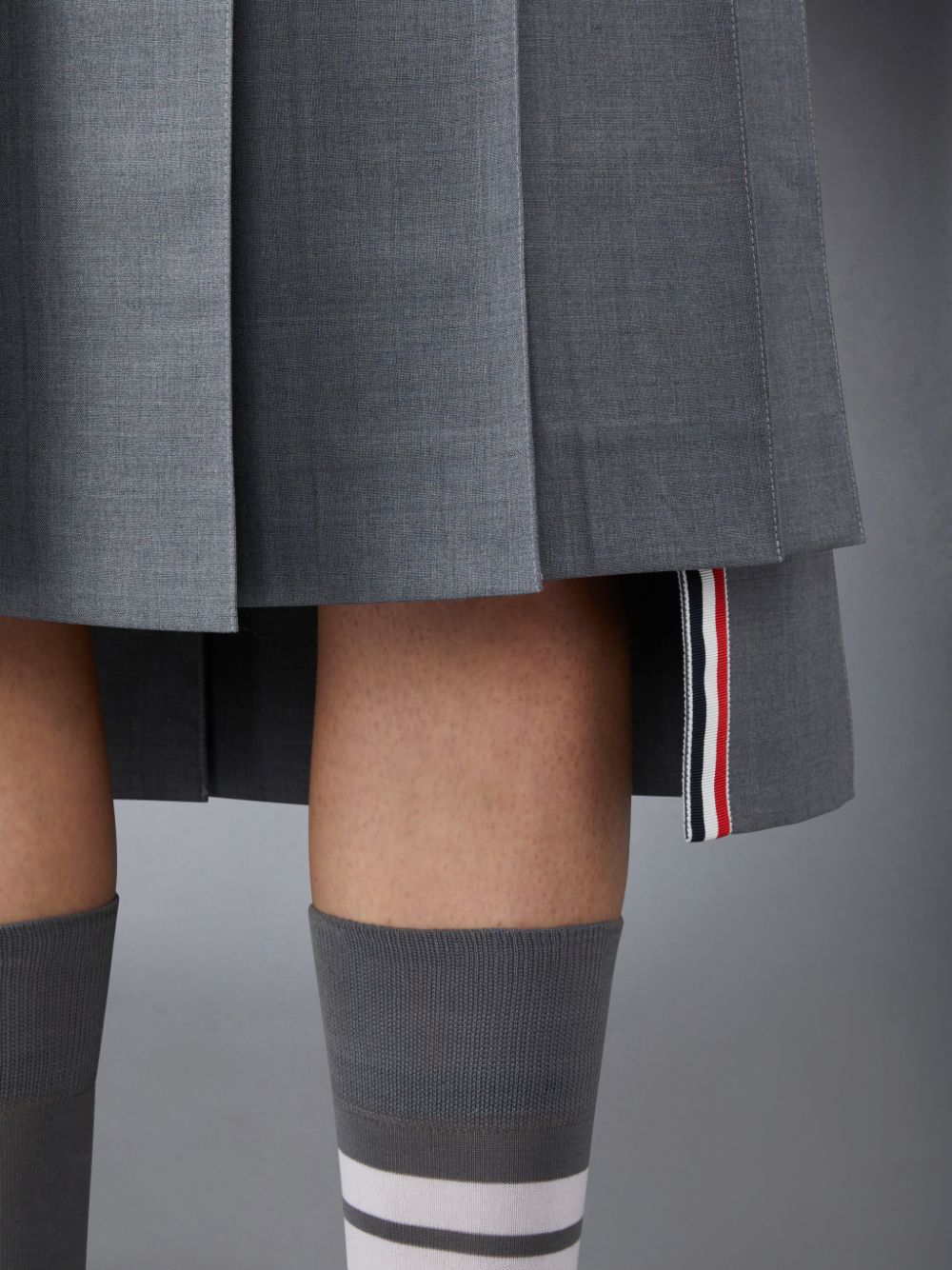 Thom Browne Plain Weave 4-Bar Pleated Midi Women Skirts Grey | XQA68X47211