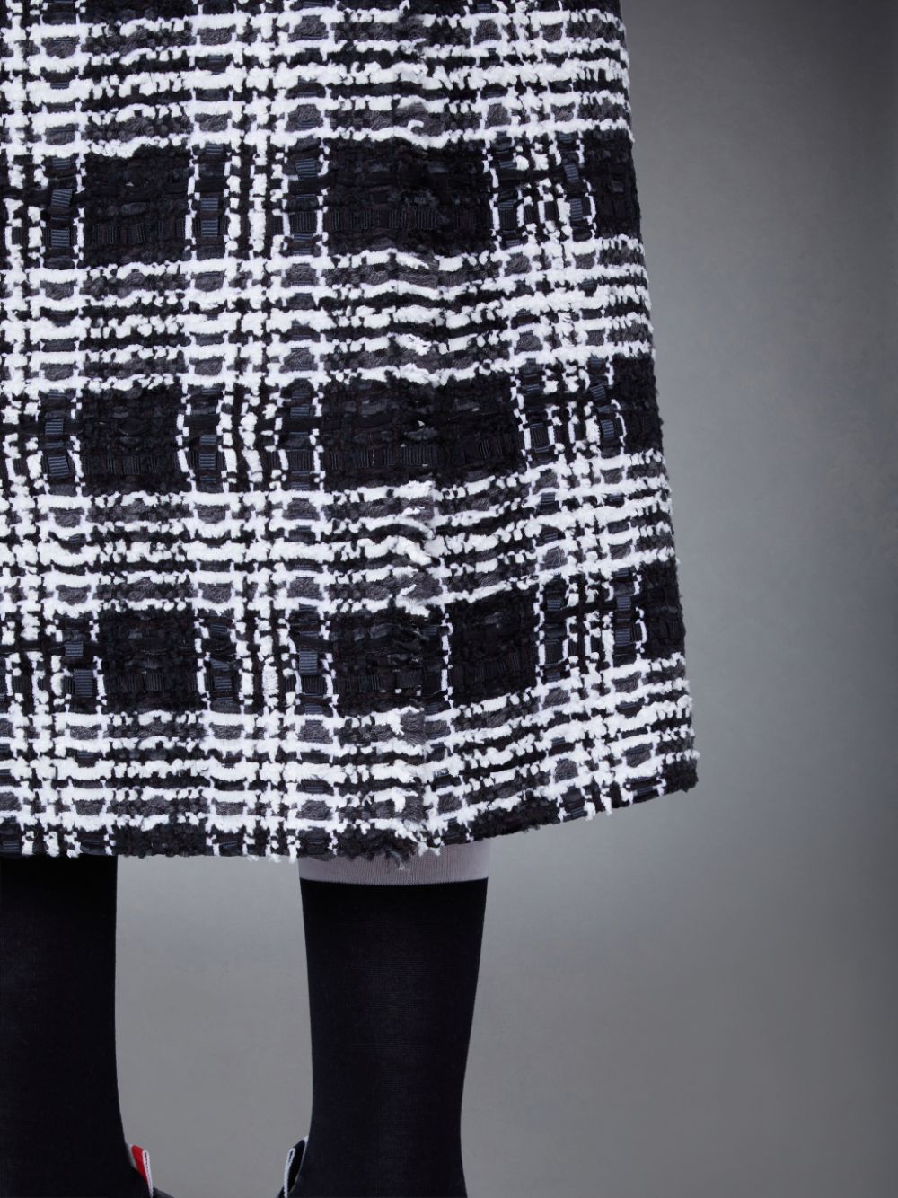 Thom Browne Prince of Wales Chenille Tweed Frayed 4-vent Women Skirts Black | FIT92K89543