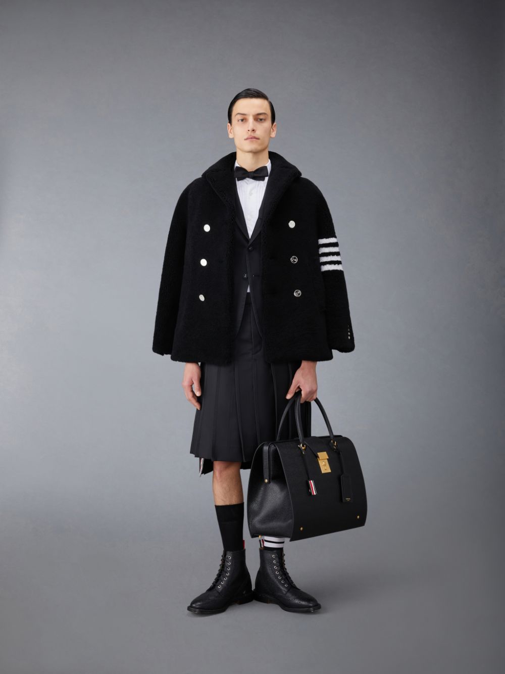 Thom Browne Shearling 4-Bar Peacoat Men Coats Black | RZL72N24475