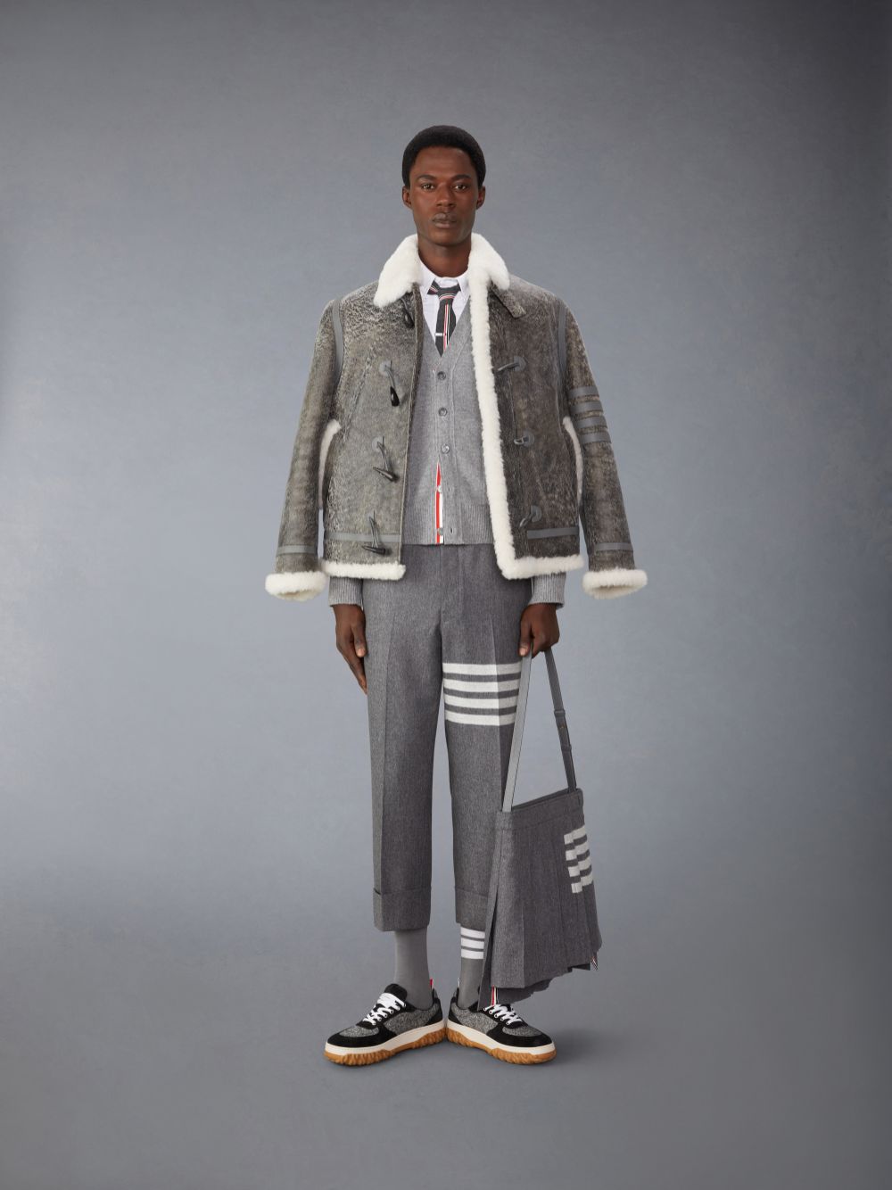 Thom Browne Shearling Cropped Duffle Men Coats Grey | VUO68U11032