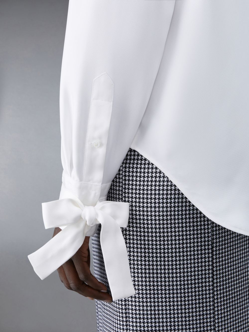 Thom Browne Silk Twill Scarf Cuff Easy Fit Women Shirts White | WZG77D13000