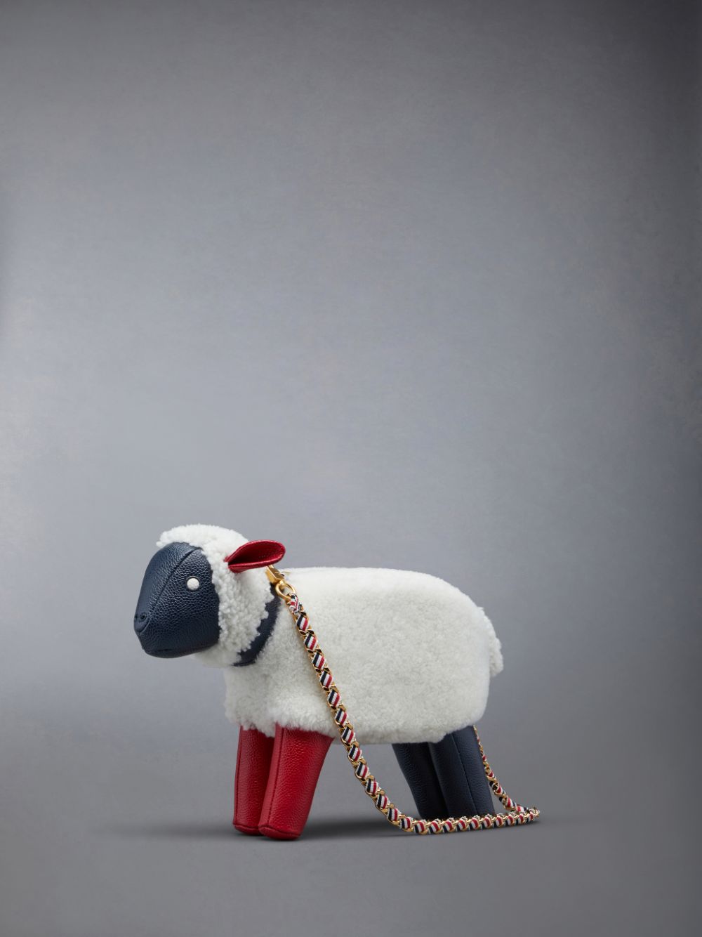 Thom Browne Small Sheep Chain in Shearling & Pebble Grain Women Crossbody Bags White | JUG15H02312