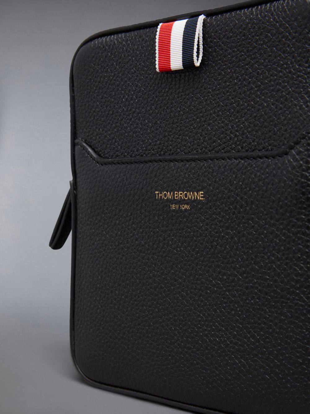 Thom Browne Soft Pebble Grain 4-Bar Vertical Camera Men Crossbody Bags Black | HFV72B93186