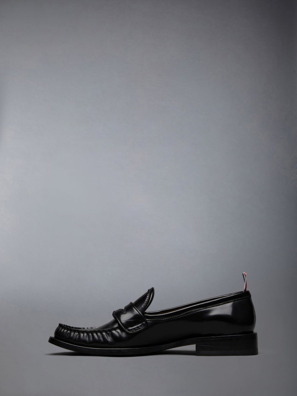 Thom Browne Spazzolato Pleated Varsity Men Loafers Black | TIE82V33363