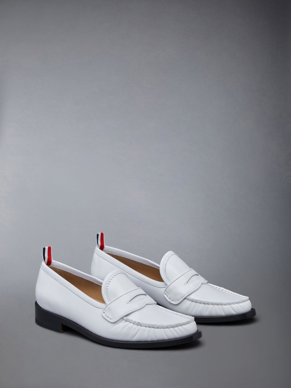 Thom Browne Spazzolato Pleated Varsity Men Loafers White | DND80R68642