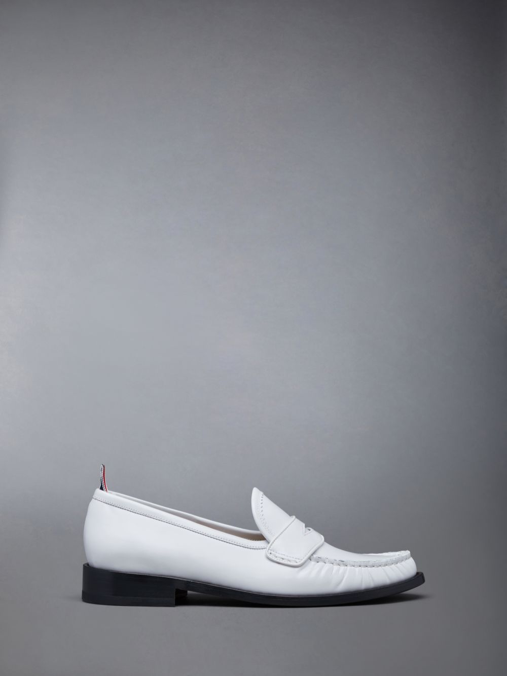 Thom Browne Spazzolato Pleated Varsity Men Loafers White | DND80R68642