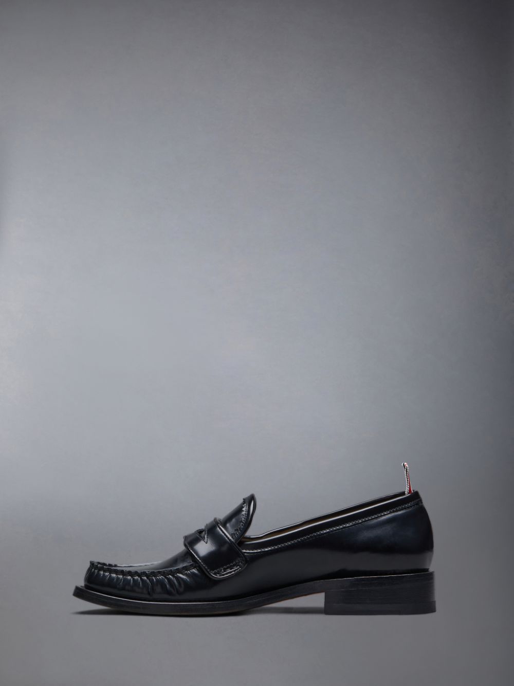 Thom Browne Spazzolato Pleated Varsity Women Loafers Black | EPC67P38722