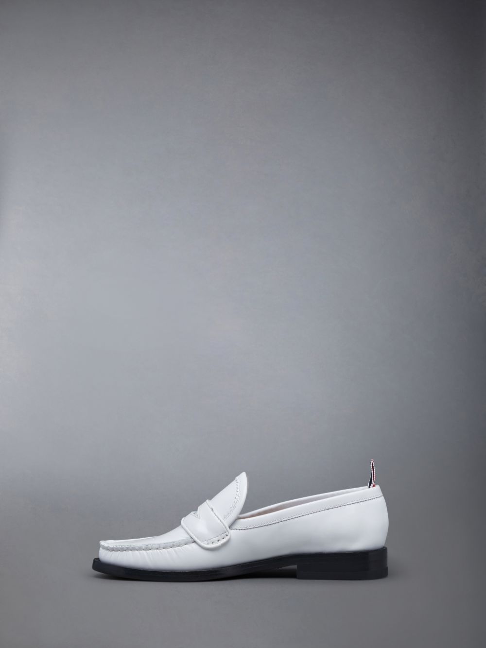 Thom Browne Spazzolato Pleated Varsity Women Loafers White | DDP23N64140