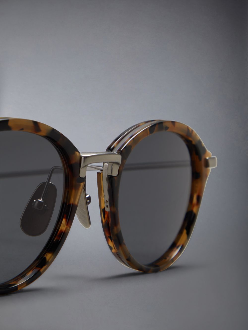 Thom Browne Tortoise Acetate And Titanium Round Women Sunglasses Brown | ZAC15S12615