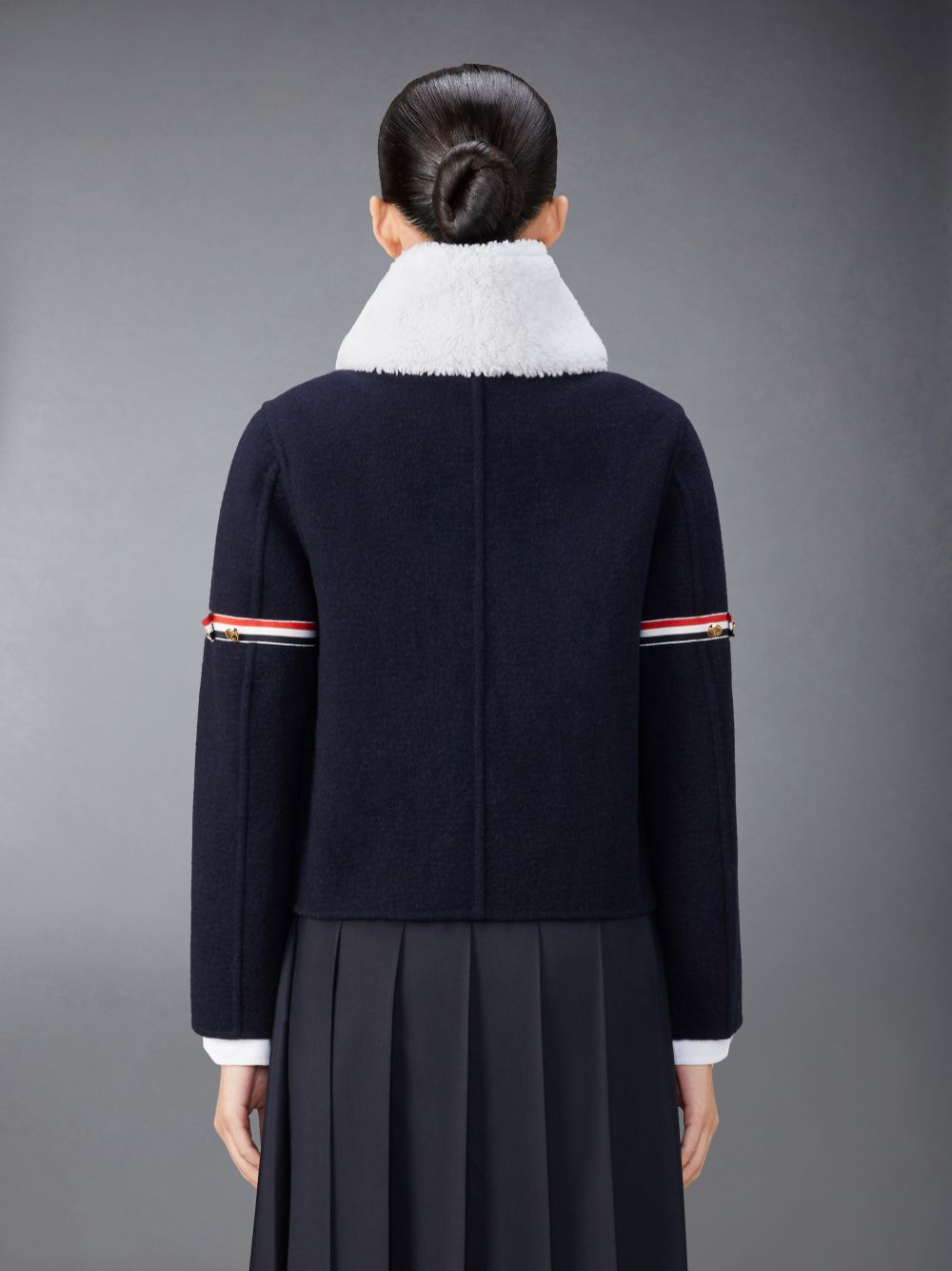 Thom Browne Wool Cashmere Armband Bell Sleeve With Shearling Collar Women Jackets Blue | LGC23X32671