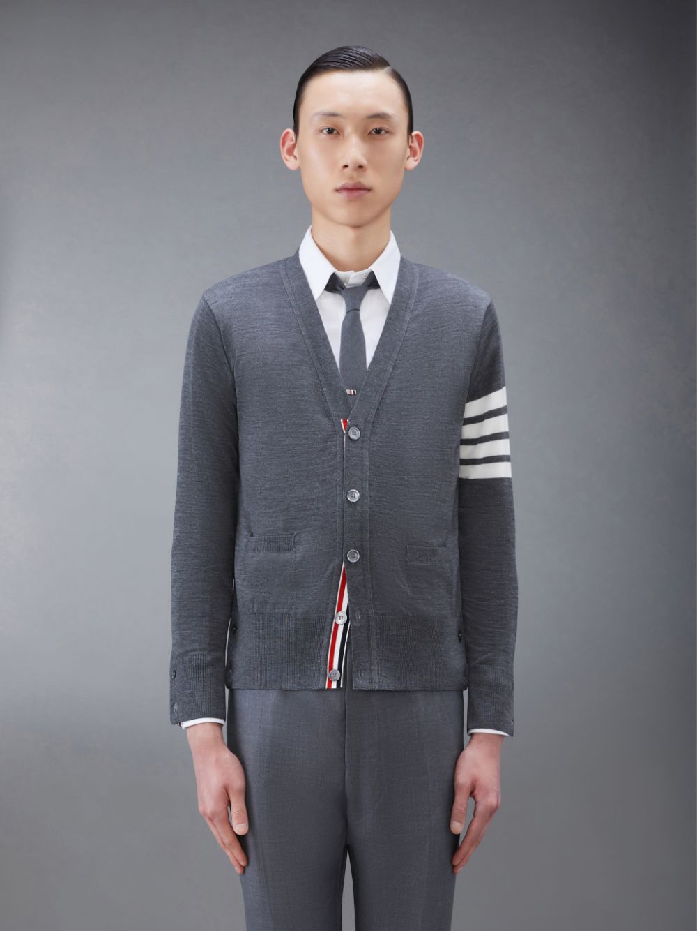 Thom Browne Wool Classic V-Neck Men Cardigan Grey | NRS91A94755