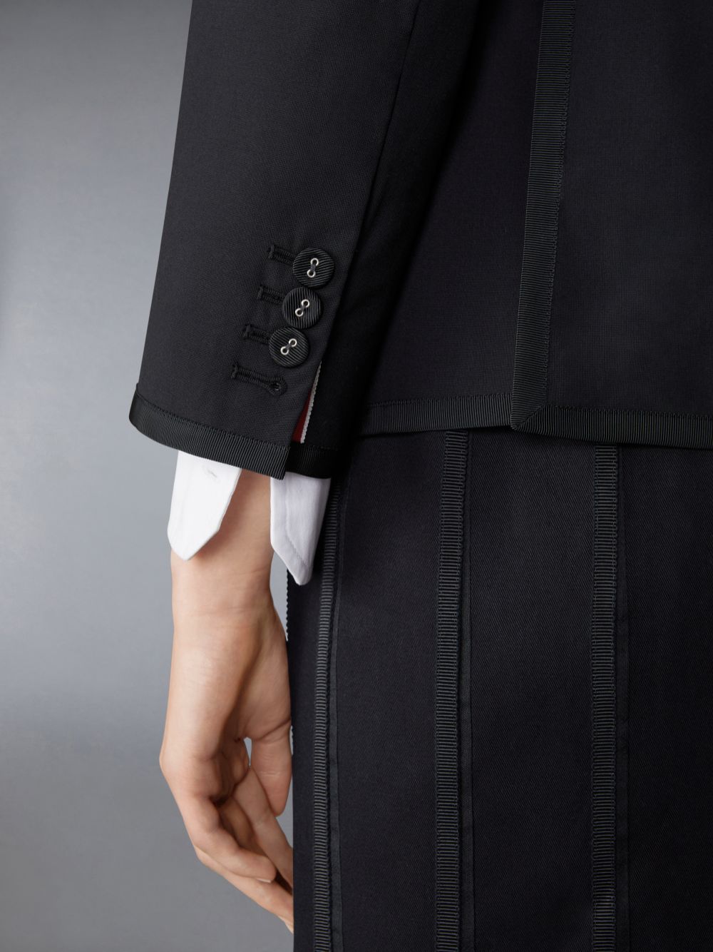 Thom Browne Wool Plain Weave Suiting Grosgrain Tipped Engineered 4-Bar Classic Women Jackets Black | ZWL95B54056