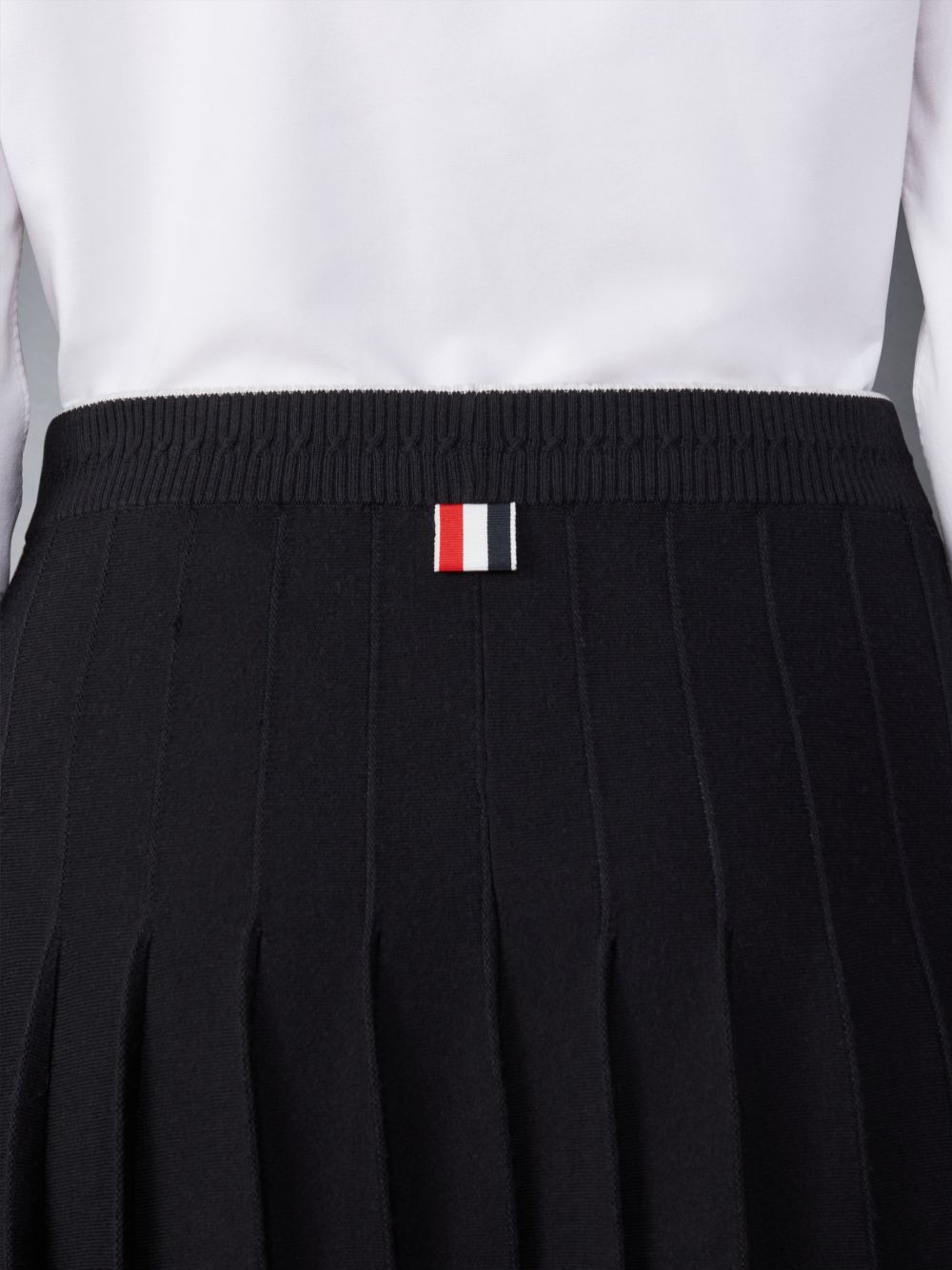 Thom Browne Wool Silk Blend Tipping Cable Waistband Midi Pleated Women Skirts Black | BPV07F23533