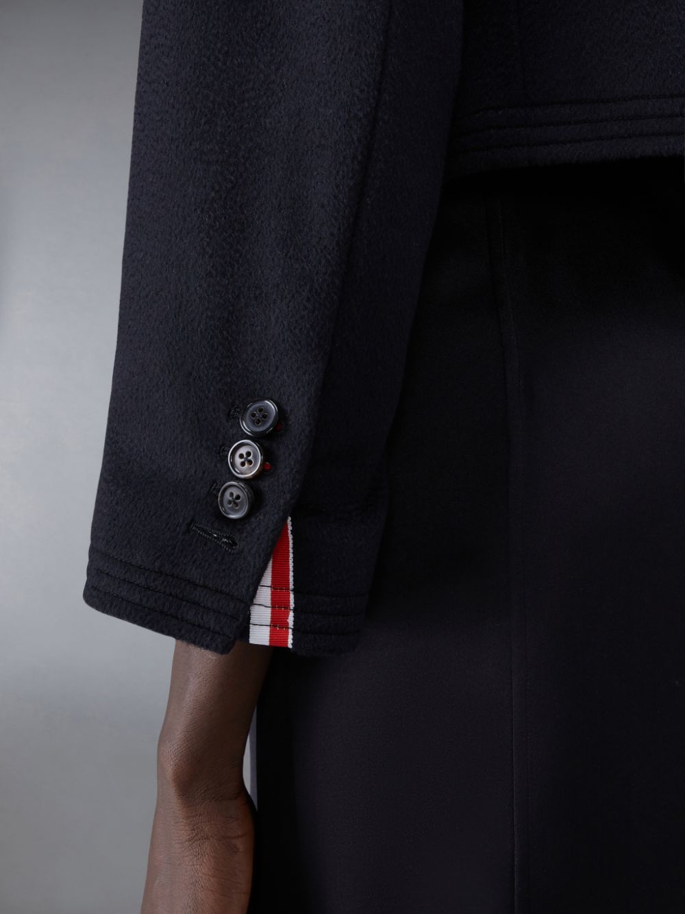 Thom Browne Zibeline Weight Cashmere Velvet Collar Cropped Chesterfield Women Coats Black | WDE51D00511